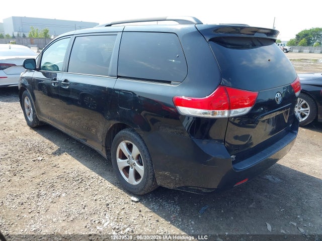 2011 Toyota Sienna Le მანქანა იყიდება აუქციონზე, vin: 5TDKK3DC3BS089989, აუქციონის ნომერი: 12639539