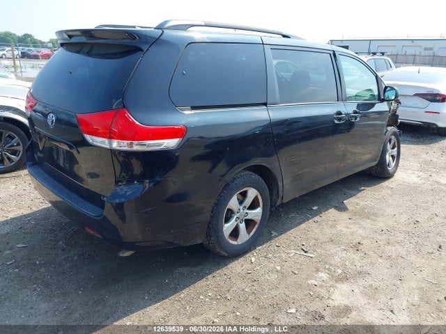 2011 Toyota Sienna Le მანქანა იყიდება აუქციონზე, vin: 5TDKK3DC3BS089989, აუქციონის ნომერი: 12639539