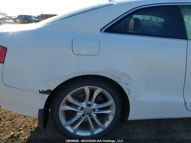 2010 Audi A5 Premium მანქანა იყიდება აუქციონზე, vin: WAUCFBFR7AA010806, აუქციონის ნომერი: 12639549