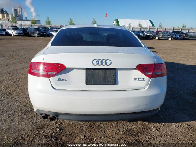 2010 Audi A5 Premium მანქანა იყიდება აუქციონზე, vin: WAUCFBFR7AA010806, აუქციონის ნომერი: 12639549