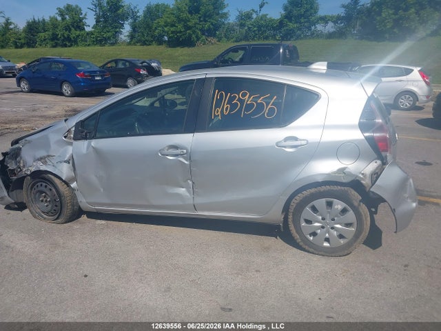 2015 Toyota Prius C მანქანა იყიდება აუქციონზე, vin: JTDKDTB33F1586492, აუქციონის ნომერი: 12639556