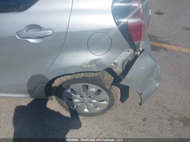 2015 Toyota Prius C მანქანა იყიდება აუქციონზე, vin: JTDKDTB33F1586492, აუქციონის ნომერი: 12639556