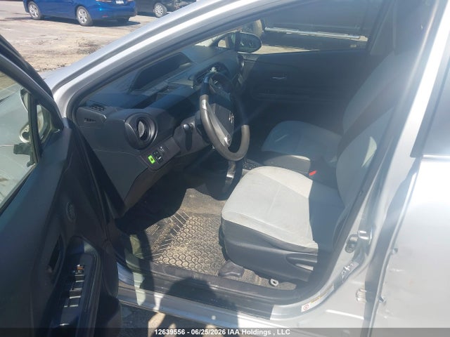 2015 Toyota Prius C მანქანა იყიდება აუქციონზე, vin: JTDKDTB33F1586492, აუქციონის ნომერი: 12639556
