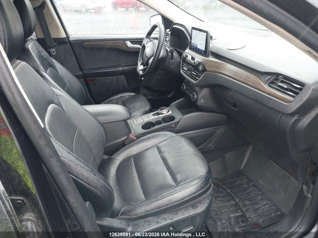 12639591 :رقم المزاد ، 1FMCU9DZ5LUA62971 vin ، 2020 Ford Escape Titanium Hybrid مزاد بيع