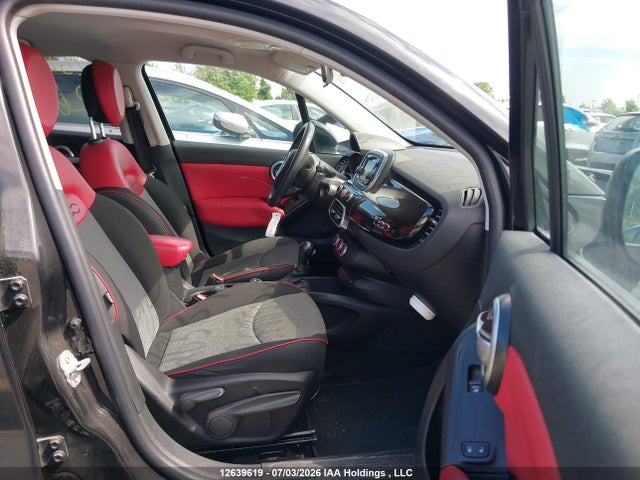 12639619 :رقم المزاد ، ZFBCFYBB4HP545665 vin ، 2017 Fiat 500x Easy مزاد بيع