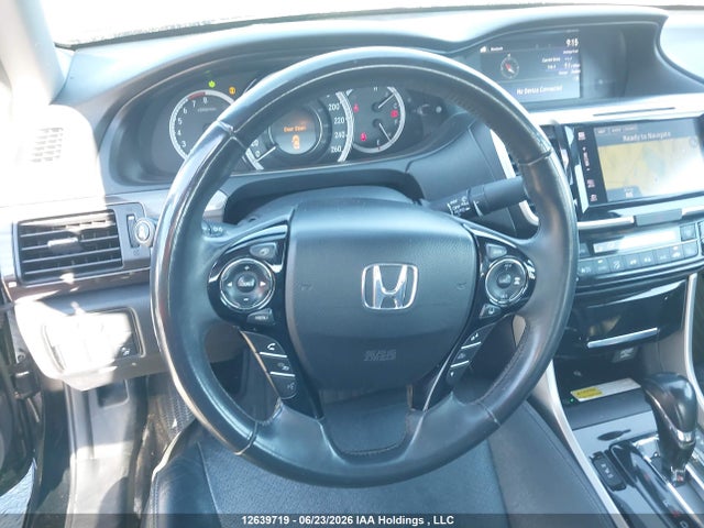 12639719 :رقم المزاد ، 1HGCR2F00HA808975 vin ، 2017 Honda Accord Touring مزاد بيع