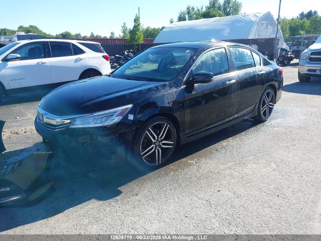 Honda Accord Touring 2017 1HGCR2F00HA808975 Image 2