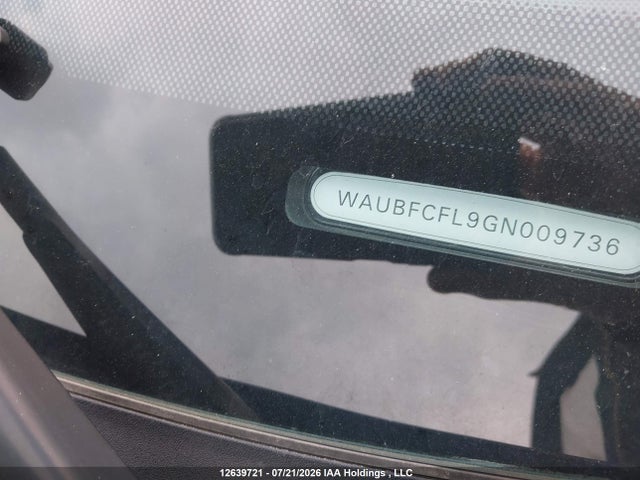 WAUBFCFL9GN009736 Audi A4 Komfort Plus