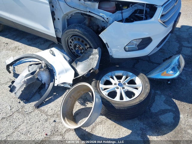 12639726 :رقم المزاد ، 1FMCU0HD0JUB32030 vin ، 2018 Ford Escape Sel مزاد بيع