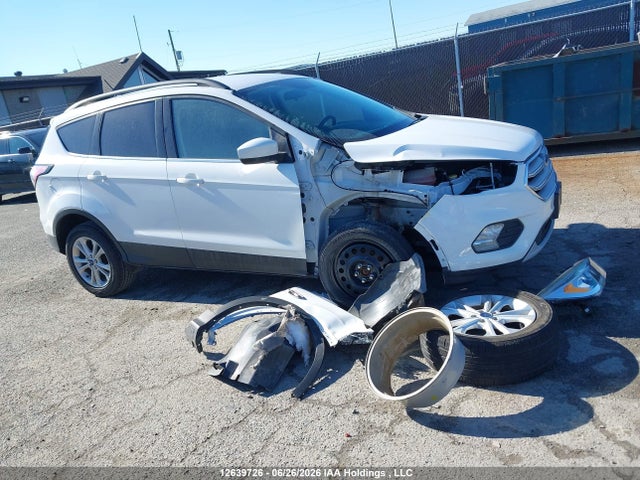 12639726 :رقم المزاد ، 1FMCU0HD0JUB32030 vin ، 2018 Ford Escape Sel مزاد بيع