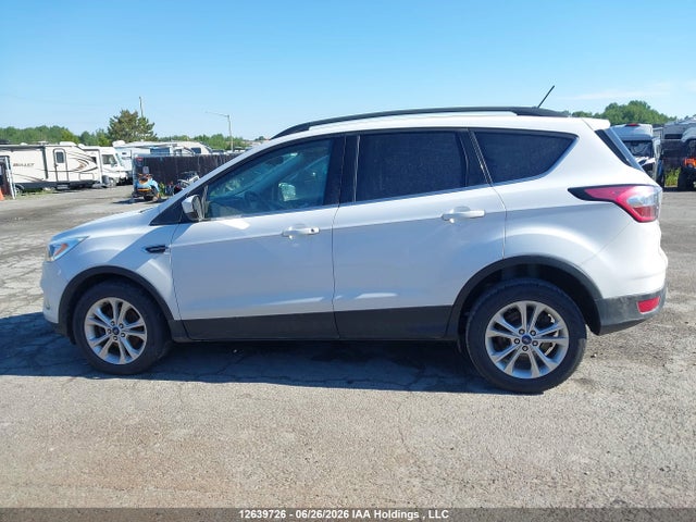 12639726 :رقم المزاد ، 1FMCU0HD0JUB32030 vin ، 2018 Ford Escape Sel مزاد بيع