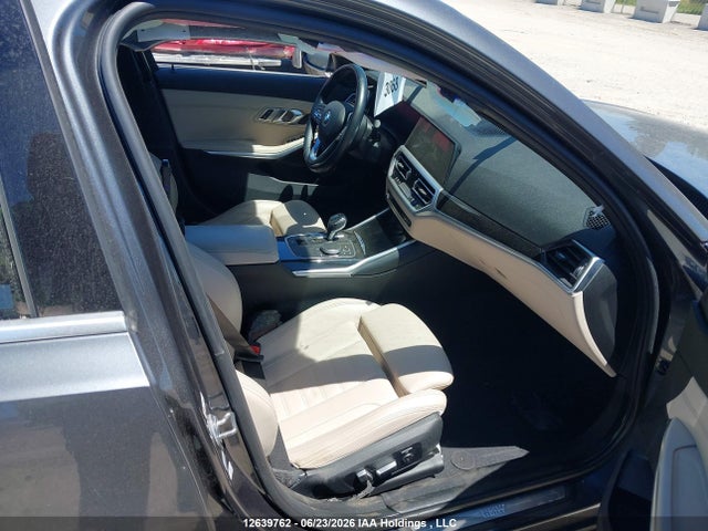 WBA5R7C55KFH04853 BMW 330XI