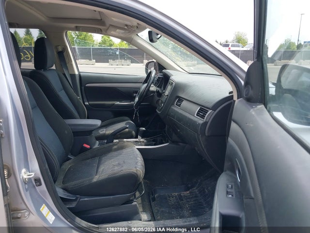 Продажа на аукционе авто 2017 Mitsubishi Outlander Es, vin: JA4AZ2A36HZ606726, номер лота: 12627882
