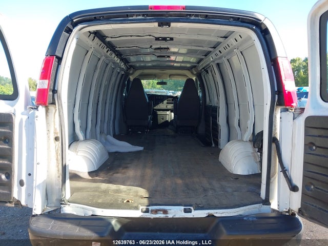 Chevrolet Express 2500 2019 1GCWGBFP5K1288696 Image 18
