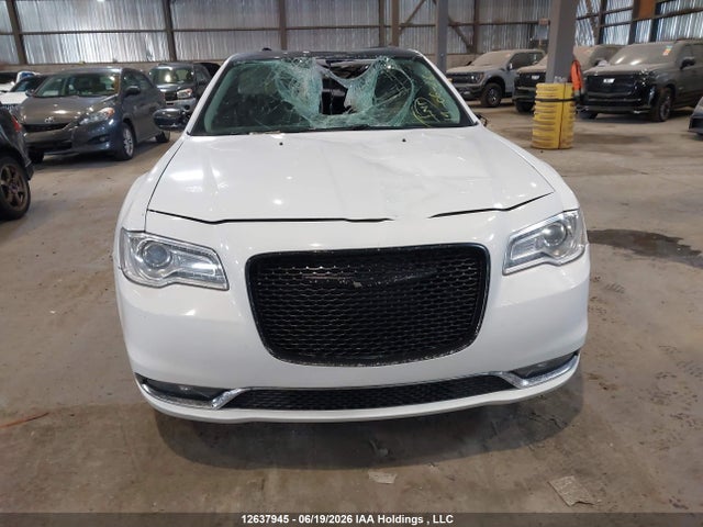 Chrysler 300C 2016 2C3CCAKG1GH274600 Image 12