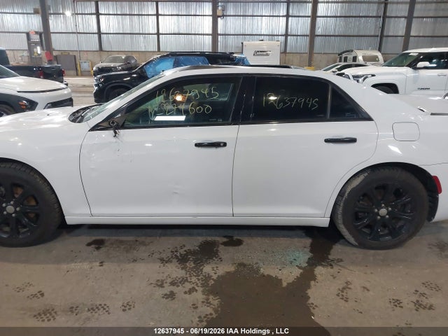 Chrysler 300C 2016 2C3CCAKG1GH274600 Image 14