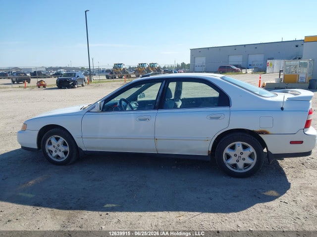 1995 Honda Accord Ex-r მანქანა იყიდება აუქციონზე, vin: 1HGCE6650SA801837, აუქციონის ნომერი: 12639915