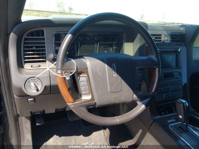 5LMJJ2J54EEL03356 Lincoln Navigator