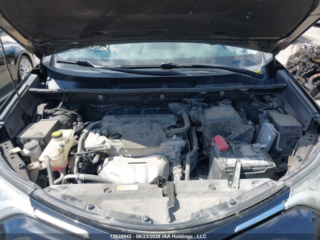 12639942 :رقم المزاد ، 2T3RFREV1JW802245 vin ، 2018 Toyota Rav4 Adventure/xle مزاد بيع