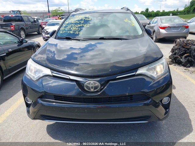 12639942 :رقم المزاد ، 2T3RFREV1JW802245 vin ، 2018 Toyota Rav4 Adventure/xle مزاد بيع