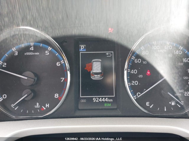 12639942 :رقم المزاد ، 2T3RFREV1JW802245 vin ، 2018 Toyota Rav4 Adventure/xle مزاد بيع
