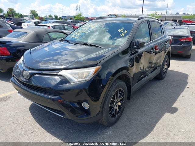 12639942 :رقم المزاد ، 2T3RFREV1JW802245 vin ، 2018 Toyota Rav4 Adventure/xle مزاد بيع