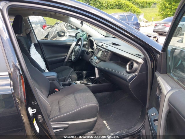 12639942 :رقم المزاد ، 2T3RFREV1JW802245 vin ، 2018 Toyota Rav4 Adventure/xle مزاد بيع