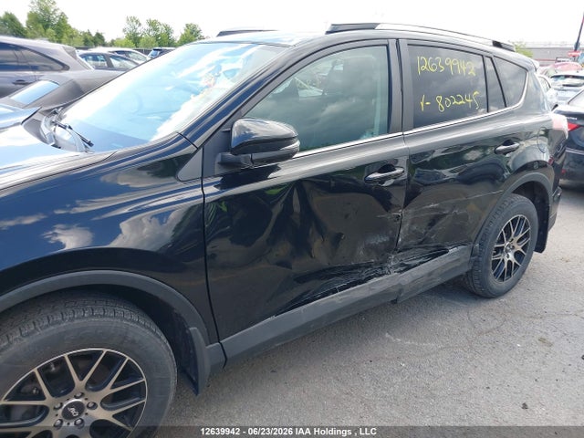 12639942 :رقم المزاد ، 2T3RFREV1JW802245 vin ، 2018 Toyota Rav4 Adventure/xle مزاد بيع