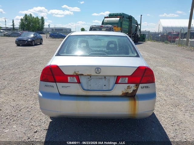 12640011 :رقم المزاد ، 2HHES36631H001392 vin ، 2001 Acura 1.7el Touring مزاد بيع