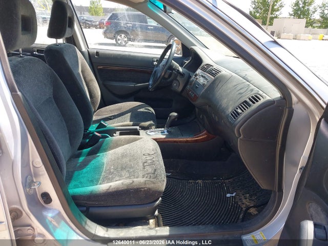 12640011 :رقم المزاد ، 2HHES36631H001392 vin ، 2001 Acura 1.7el Touring مزاد بيع