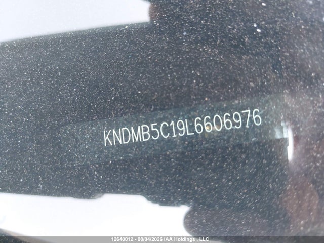 12640012 :رقم المزاد ، KNDMB5C19L6606976 vin ، 2020 Kia Sedona Lx/ex مزاد بيع