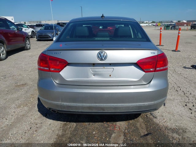 2012 Volkswagen Passat მანქანა იყიდება აუქციონზე, vin: 1VWBN7A33CC048507, აუქციონის ნომერი: 12640018