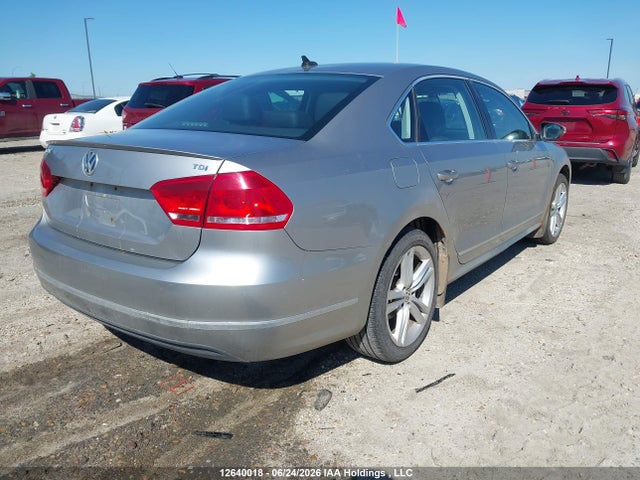 2012 Volkswagen Passat მანქანა იყიდება აუქციონზე, vin: 1VWBN7A33CC048507, აუქციონის ნომერი: 12640018