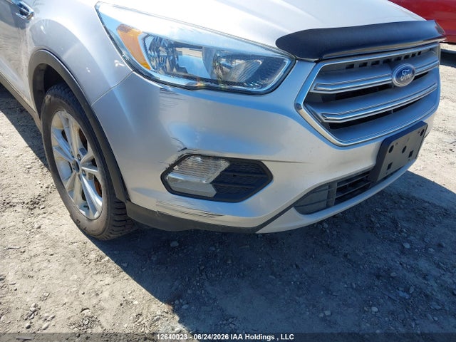 12640023 :رقم المزاد ، 1FMCU9GD7HUB10882 vin ، 2017 Ford Escape Se مزاد بيع