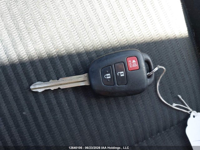 Продажа на аукционе авто 2015 Toyota Rav4 Xle, vin: 2T3RFREV2FW267160, номер лота: 12640106