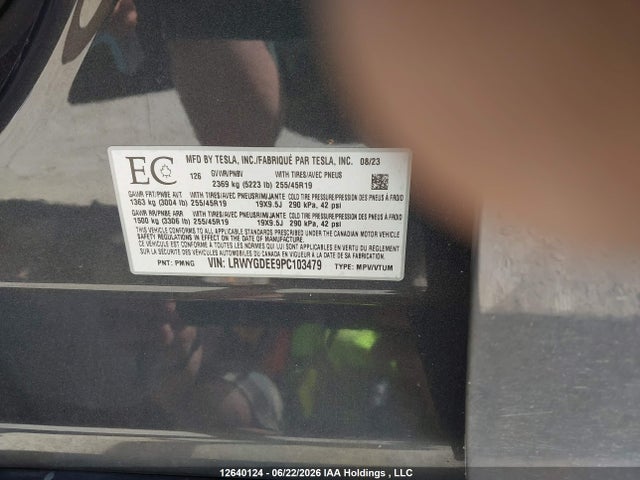 Tesla Model Y 2023 LRWYGDEE9PC103479 Image 17