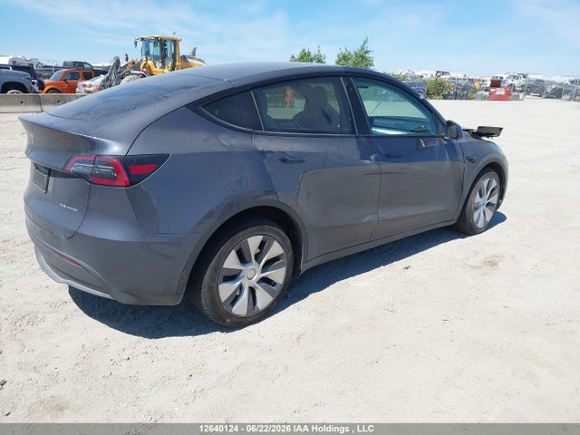 Tesla Model Y 2023 LRWYGDEE9PC103479 Image 4