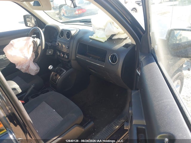 1C4NJPAB3GD784706 Jeep Patriot Sport/north