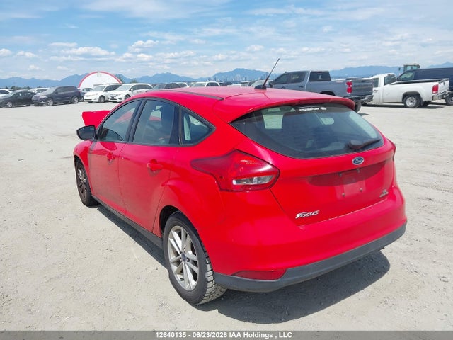 12640135 :رقم المزاد ، 1FADP3K2XFL320680 vin ، 2015 Ford Focus Se مزاد بيع