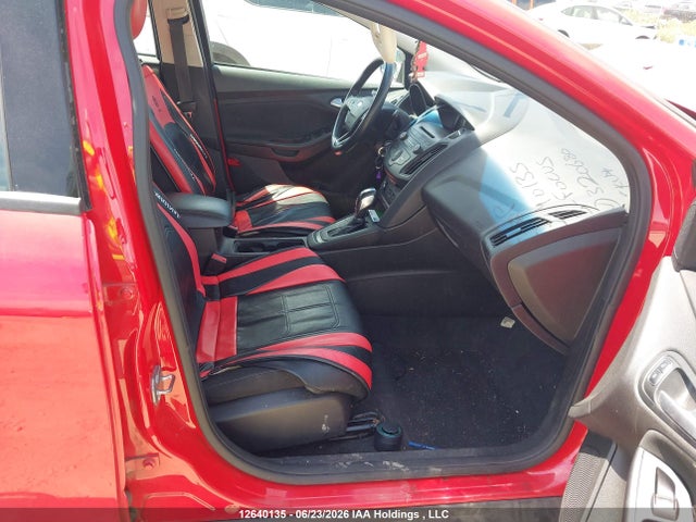 2015 Ford Focus Se მანქანა იყიდება აუქციონზე, vin: 1FADP3K2XFL320680, აუქციონის ნომერი: 12640135