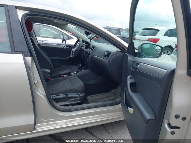 3VW2K7AJ3FM338160 Volkswagen Jetta 2.0l Trendline/2.0l Trendline+