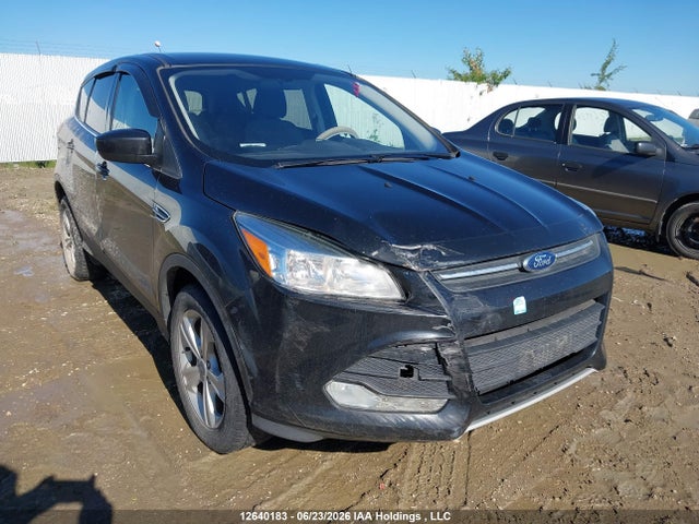 12640183 :رقم المزاد ، 1FMCU9GX4FUC83931 vin ، 2015 Ford Escape Se مزاد بيع