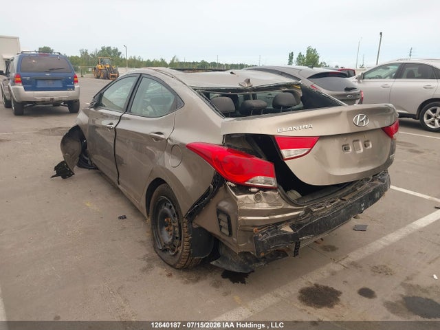 2013 Hyundai Elantra Limited მანქანა იყიდება აუქციონზე, vin: 5NPDH4AE9DH213050, აუქციონის ნომერი: 12640187
