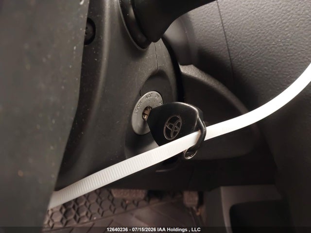 12640236 :رقم المزاد ، JTDBT923371123758 vin ، 2007 Toyota Yaris مزاد بيع