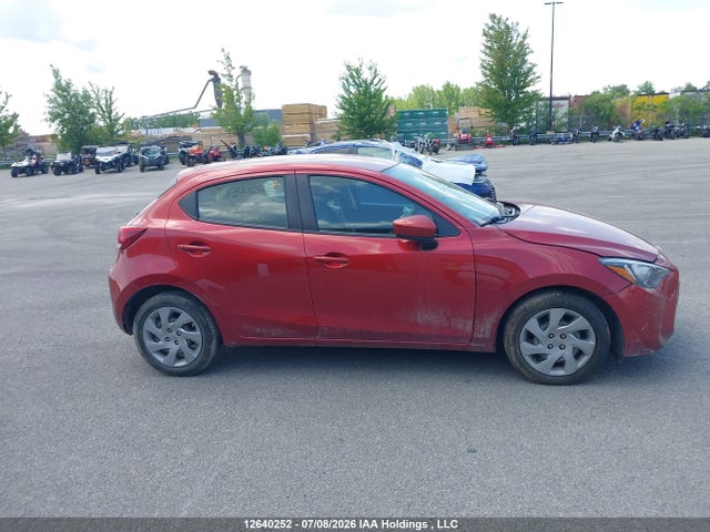 2020 Toyota Yaris Hatchback მანქანა იყიდება აუქციონზე, vin: 3MYDLBIV3LY710925, აუქციონის ნომერი: 12640252
