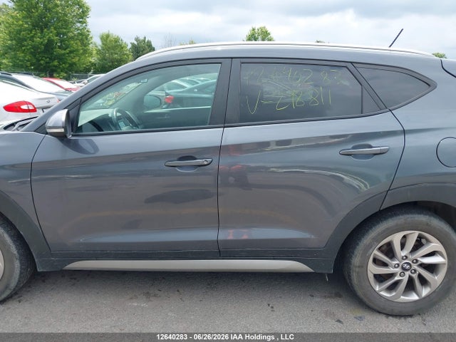 2017 Hyundai Tucson Premium მანქანა იყიდება აუქციონზე, vin: KM8J3CA42HU298811, აუქციონის ნომერი: 12640283