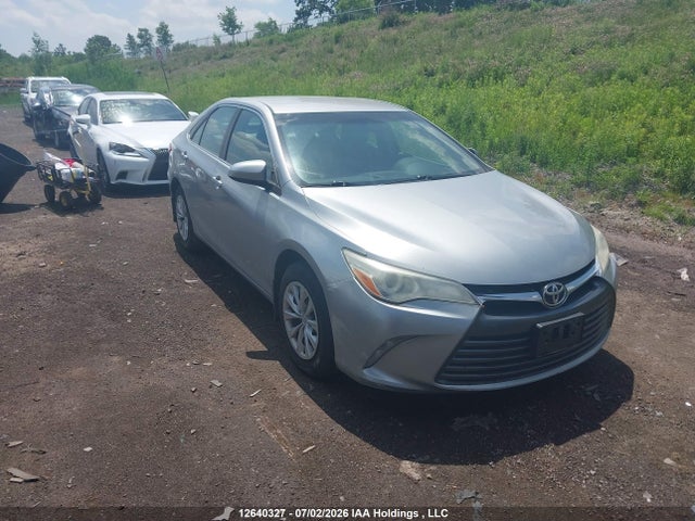 2015 Toyota Camry Le/xle/se/xse მანქანა იყიდება აუქციონზე, vin: 4T1BF1FK7FU927466, აუქციონის ნომერი: 12640327