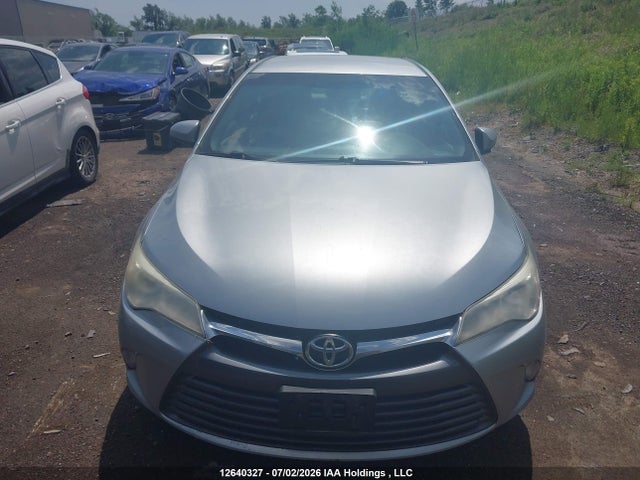 2015 Toyota Camry Le/xle/se/xse მანქანა იყიდება აუქციონზე, vin: 4T1BF1FK7FU927466, აუქციონის ნომერი: 12640327