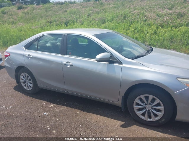 2015 Toyota Camry Le/xle/se/xse მანქანა იყიდება აუქციონზე, vin: 4T1BF1FK7FU927466, აუქციონის ნომერი: 12640327