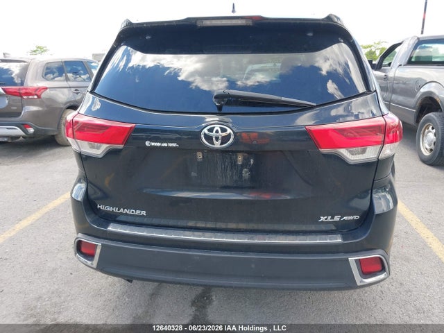 Toyota Highlander Xle 2018 5TDJZRFH0JS542404 Image 15
